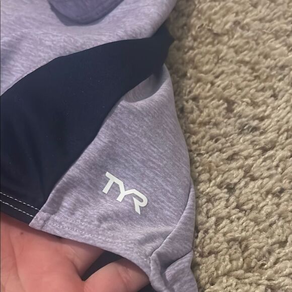 TYR Gray and Black Swimsuit one piece Size 6   E - Picture 5 of 7